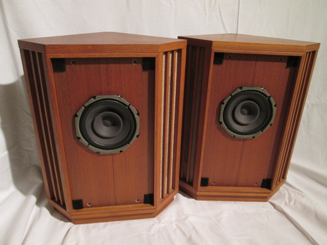 Autograph MINI type enclosures + Philips AD5061/M8 full-range