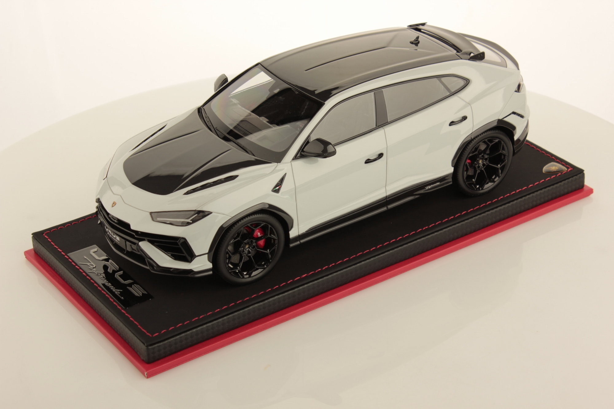 Lamborghini Urus Performante 1:18 | MR Collection Models
