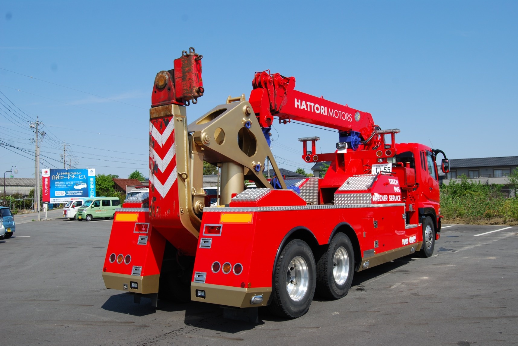 クレーン付き大型レッカー車JF20が増えました。 | お知らせ | 服部