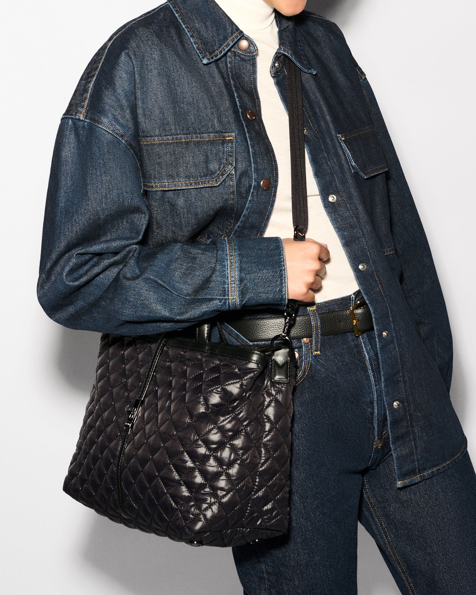 1661C1590_black_medium_astor_t