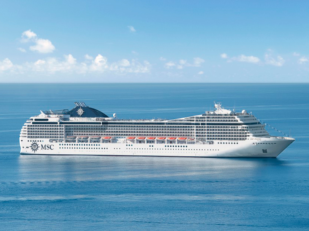 9万トンの大型客船「MSCポエジア」で航く 添乗員同行！ 美しき港町を