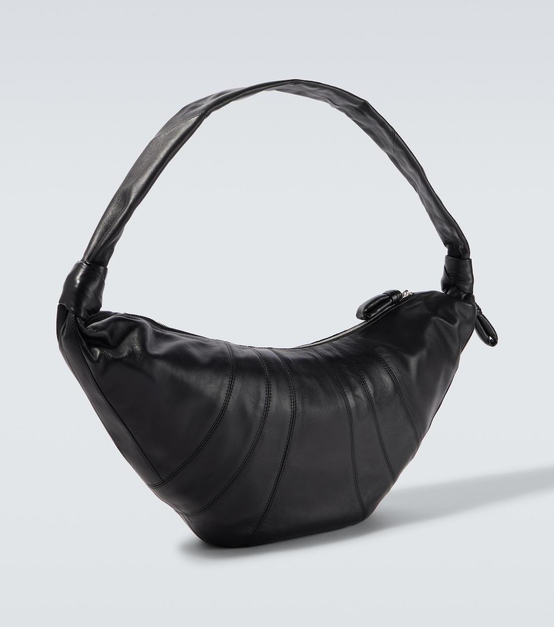 Croissant Large leather shoulder bag in black - Lemaire | Mytheresa
