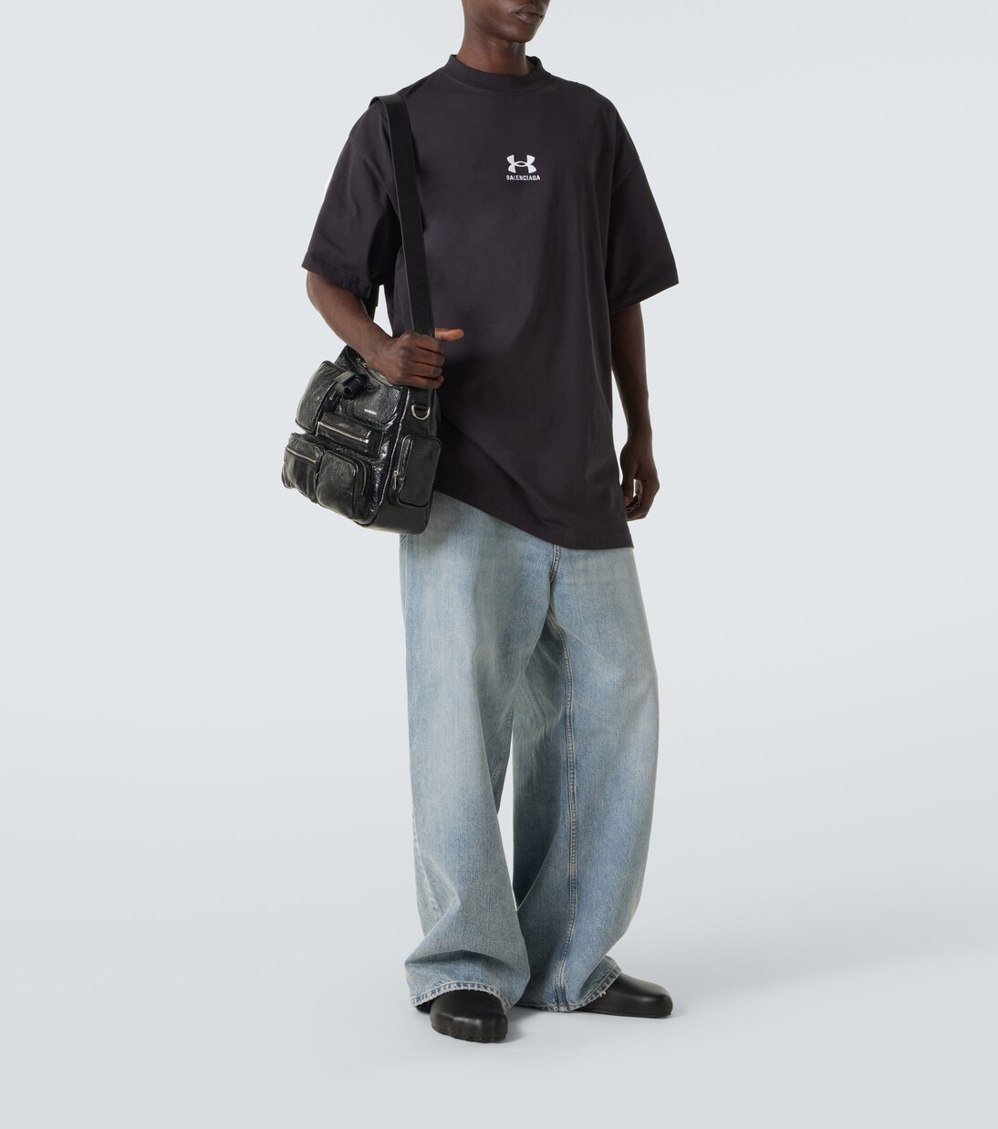 Superbusy leather messenger bag in black - Balenciaga | Mytheresa