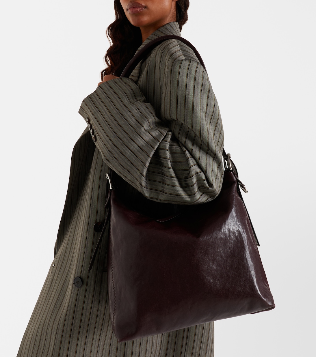 Small belted leather tote bag in burgundy - Lemaire | Mytheresa