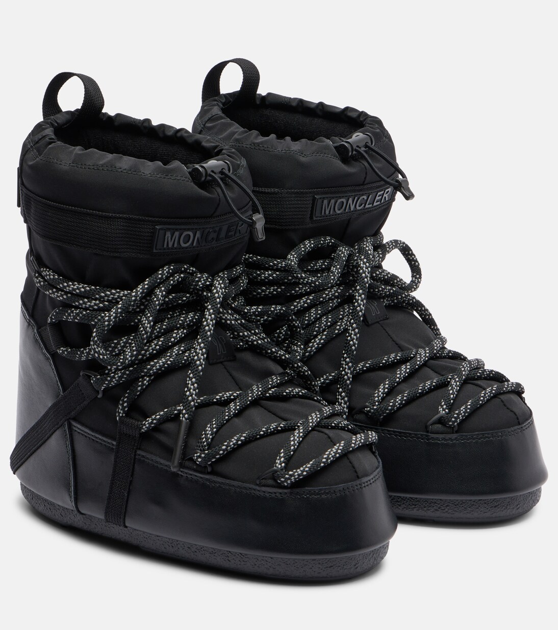 x Moon Boot Icon Low snow boots in black - Moncler Grenoble