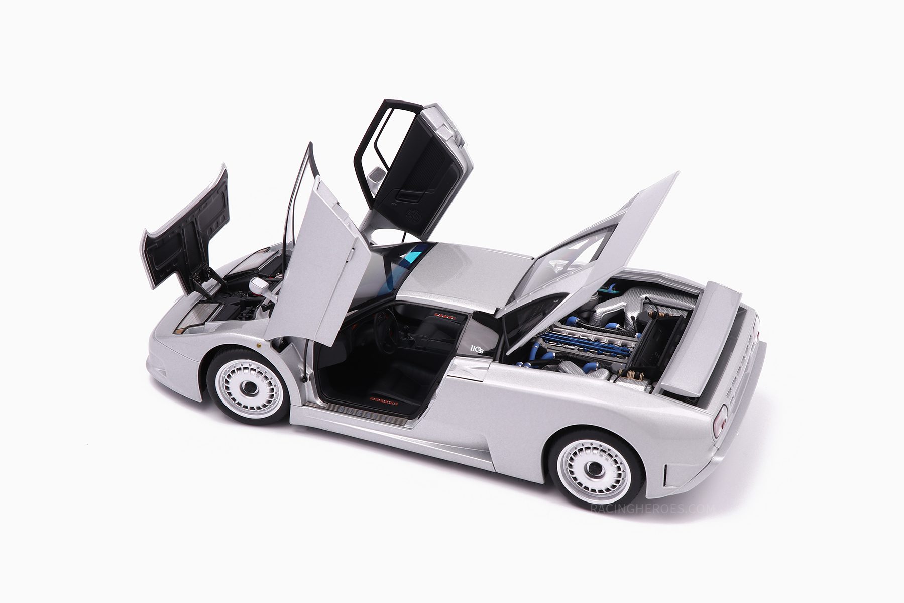 AutoArt Bugatti EB110 GT Silver 1/18 Diecast Car
