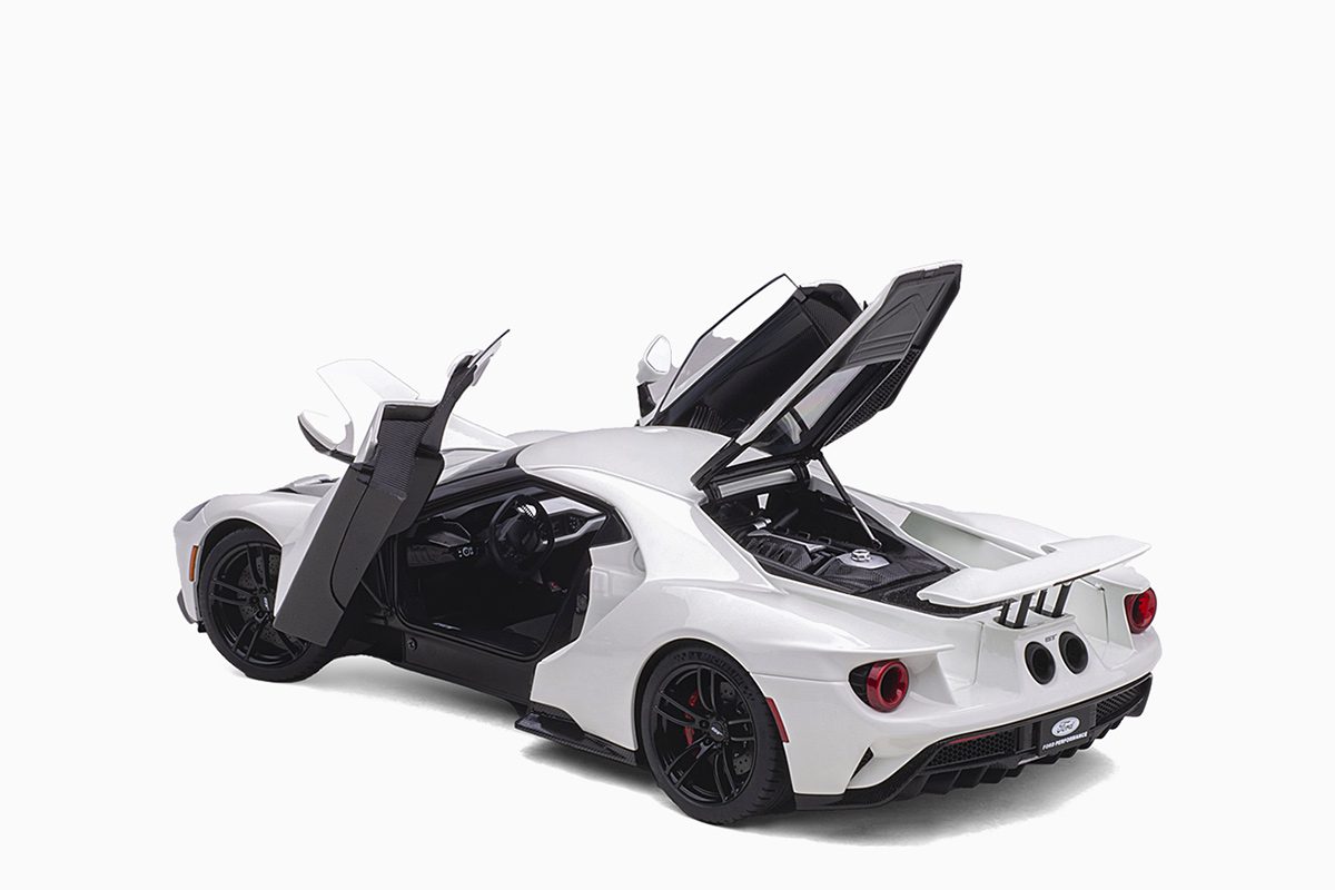 AutoArt Ford GT 2017, Frozen White 1/18 Diecast Car