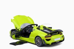AUTOart Porsche 918 Spyder Weissach Package Acid Green 1/18