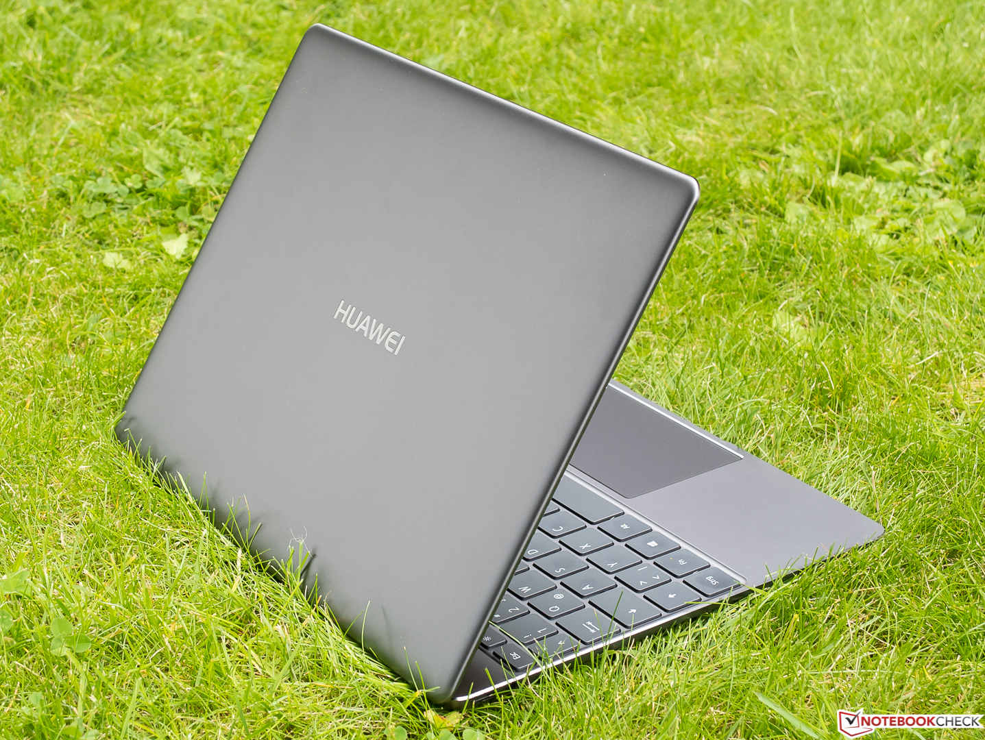 Huawei MateBook X (i5-7200U, 256 GB) Subnotebook Review