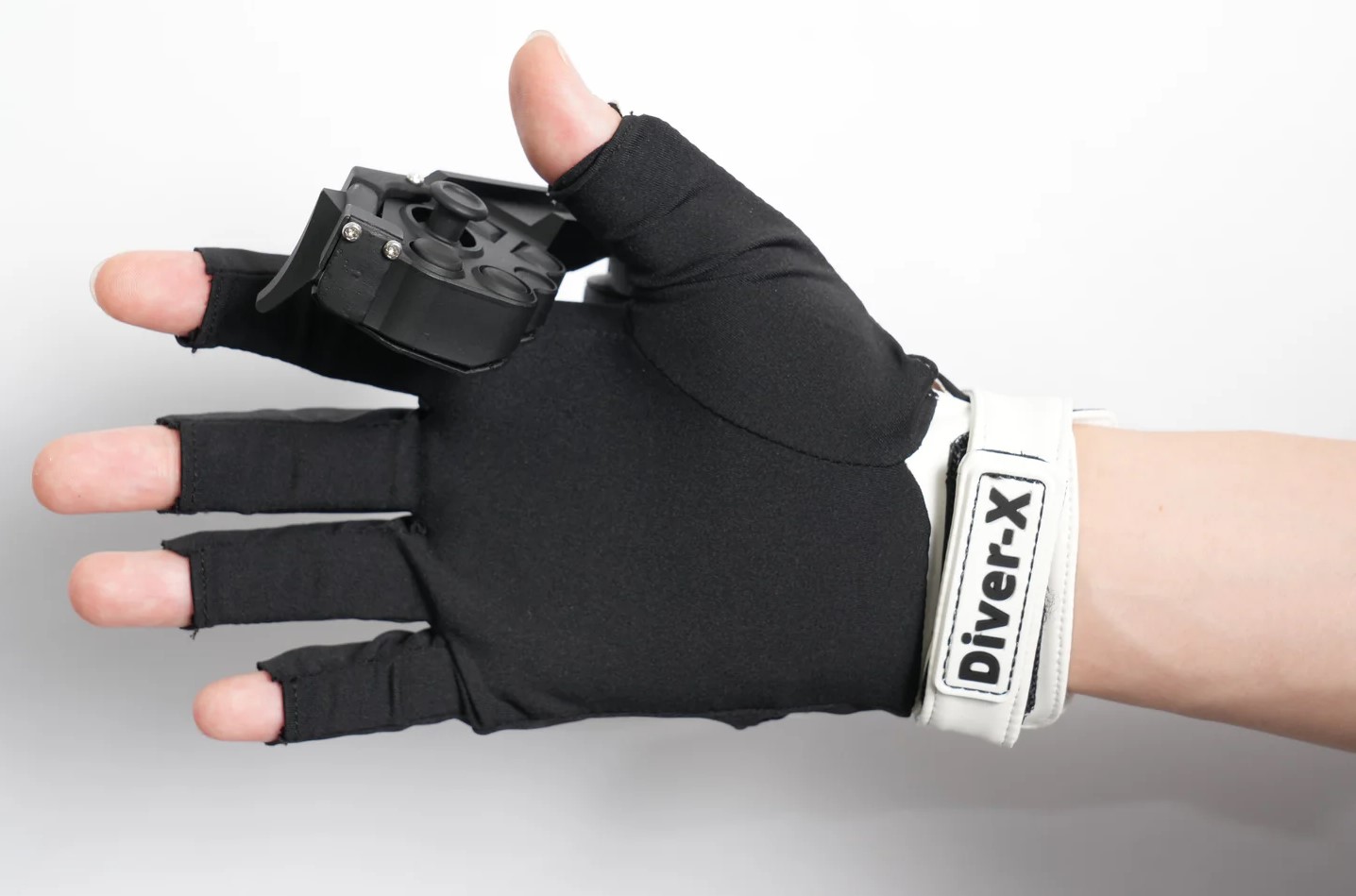 Diver-X opens preorders for ContactGlove2 VR glove with haptic