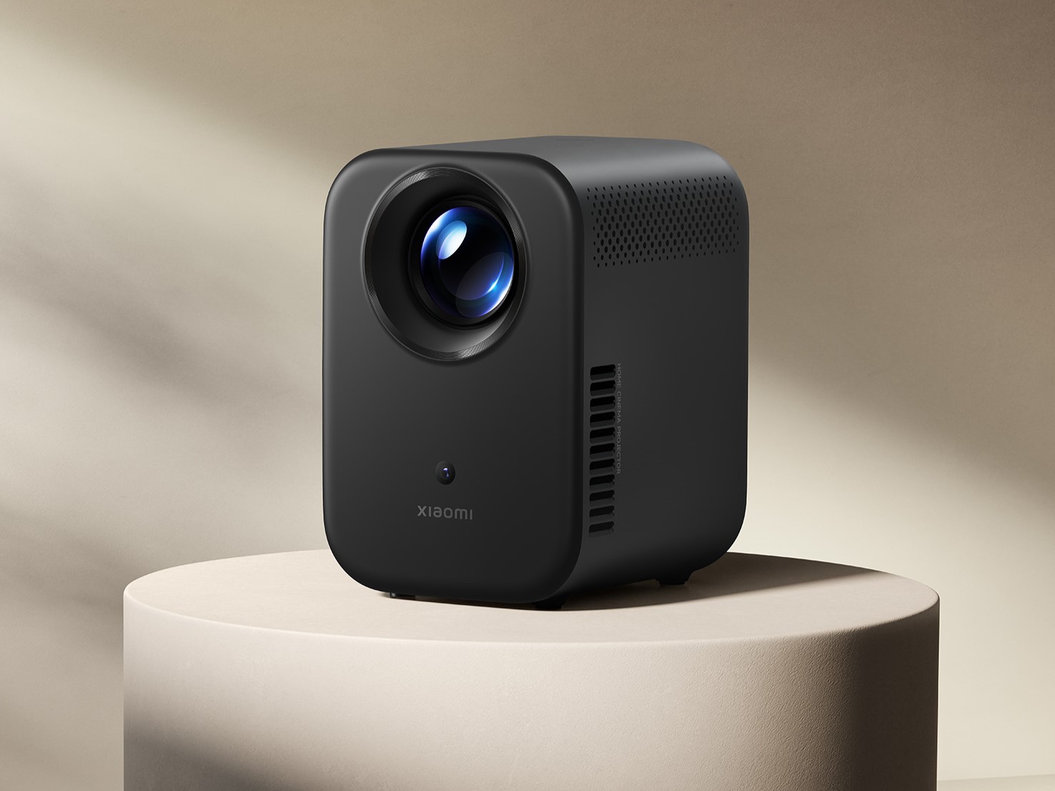 New Xiaomi Smart Projector L1 with Google TV appears