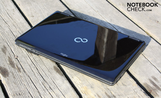 Review Fujitsu Lifebook NH751 Notebook - NotebookCheck.net Reviews