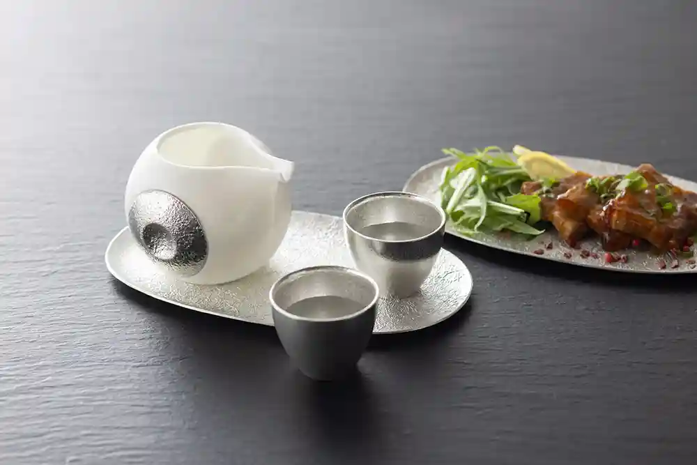 小團緣酒器組-1片口盅+ 2清酒杯入- 能作台灣｜NOUSAKU Taiwan