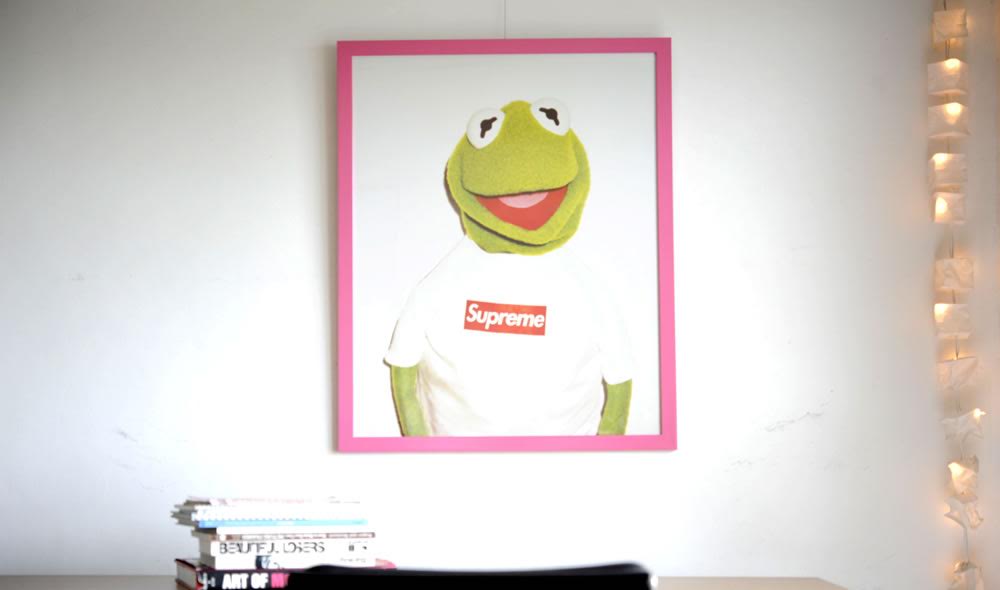 Supreme ケイトモス（Kermit）のポスターを販売 ー NOISEKING ノイズキング