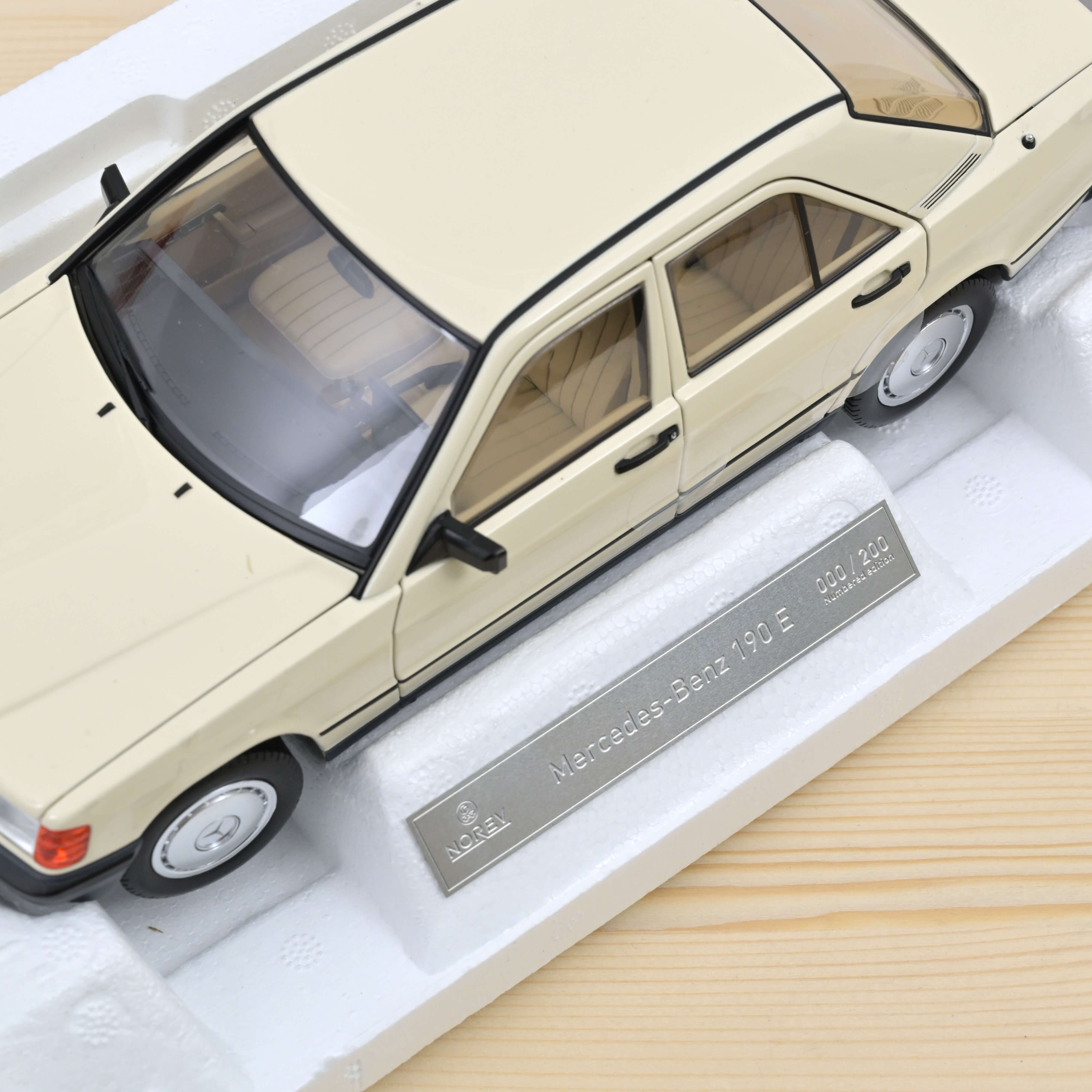 Mercedes-Benz 190 E 1984 Beige 1:18 - 200pcs – Norev