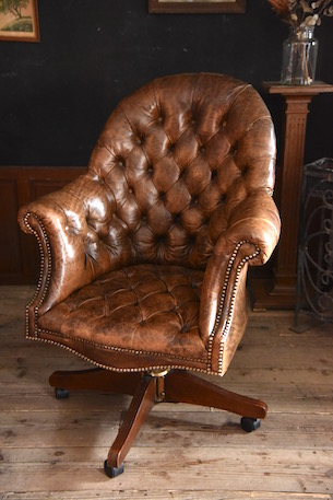 ✦Vintage✦チェスターフィールド／バーバーチェア／昇降式 サロン