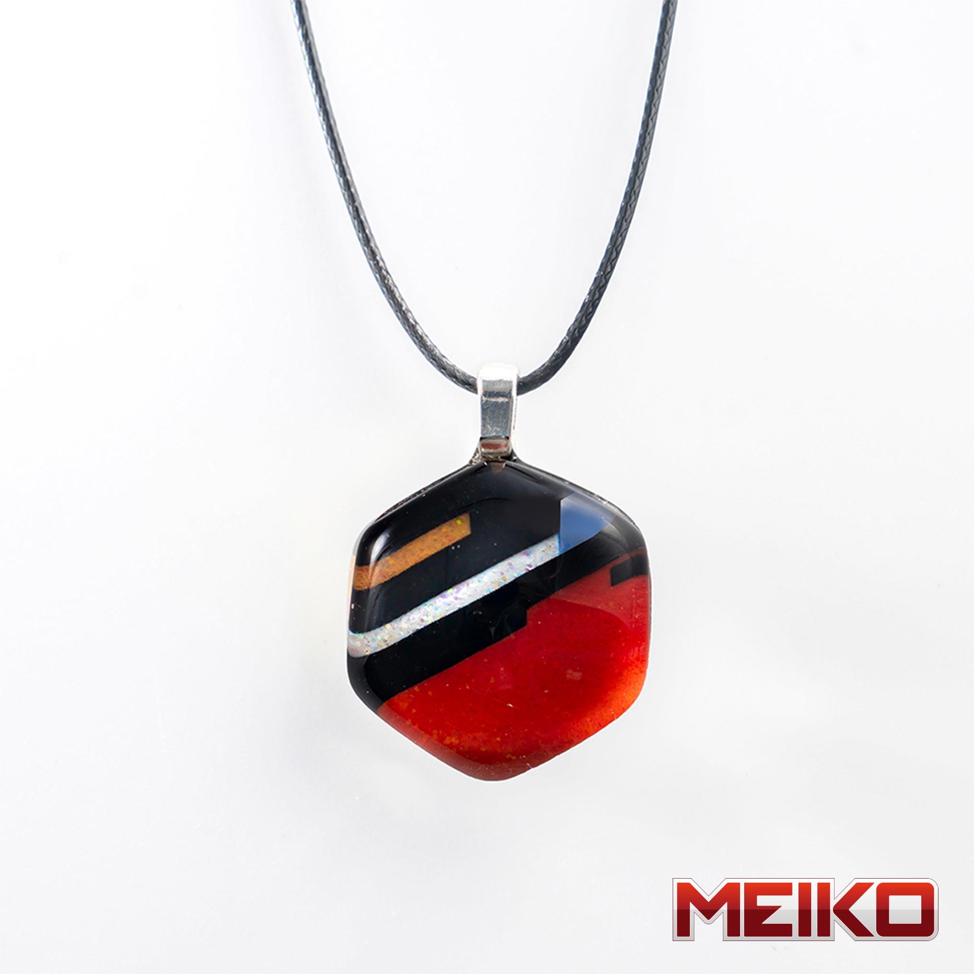 ニュースリリース】ハンドメイドグラスジュエリー「ノースワングラス