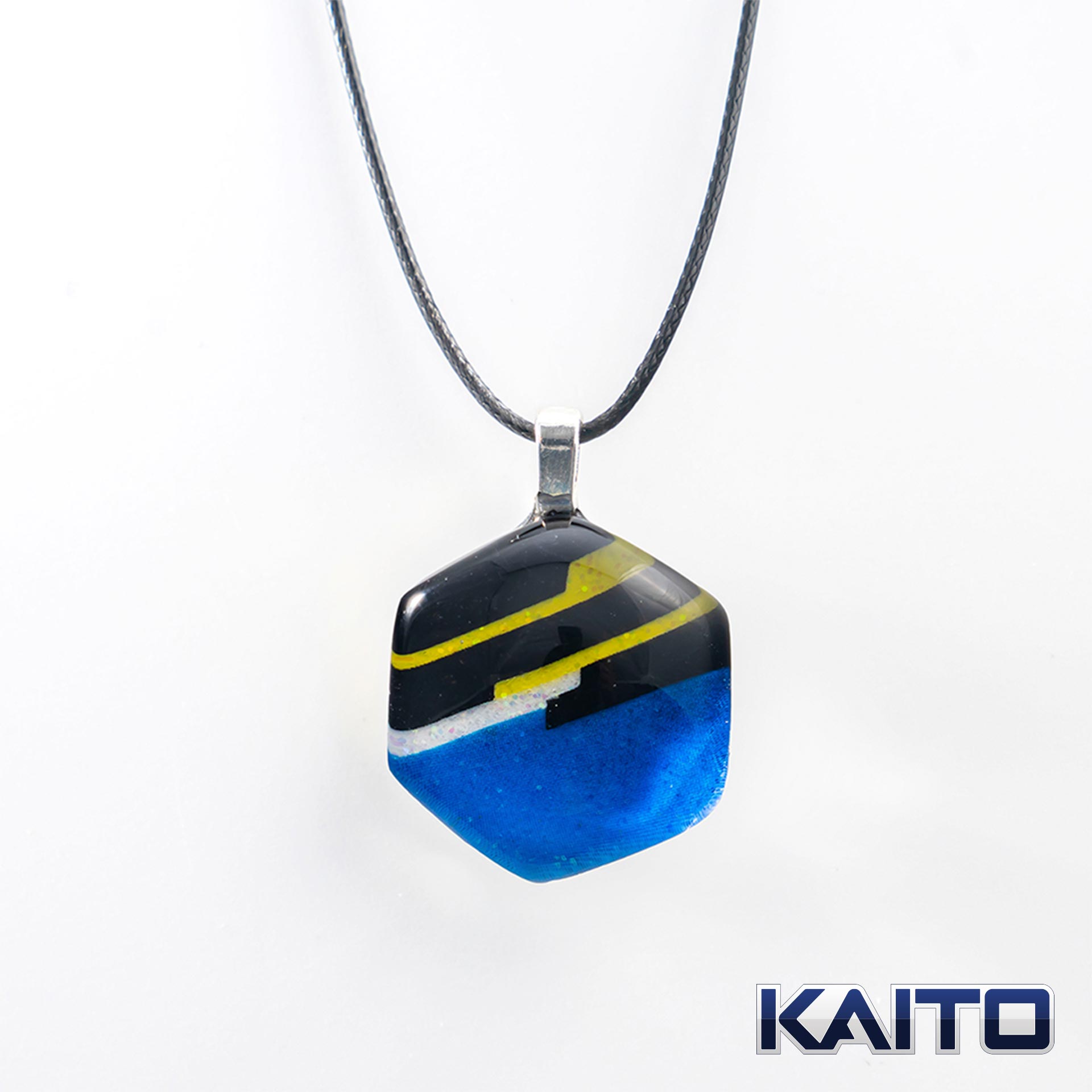 ニュースリリース】ハンドメイドグラスジュエリー「ノースワングラス