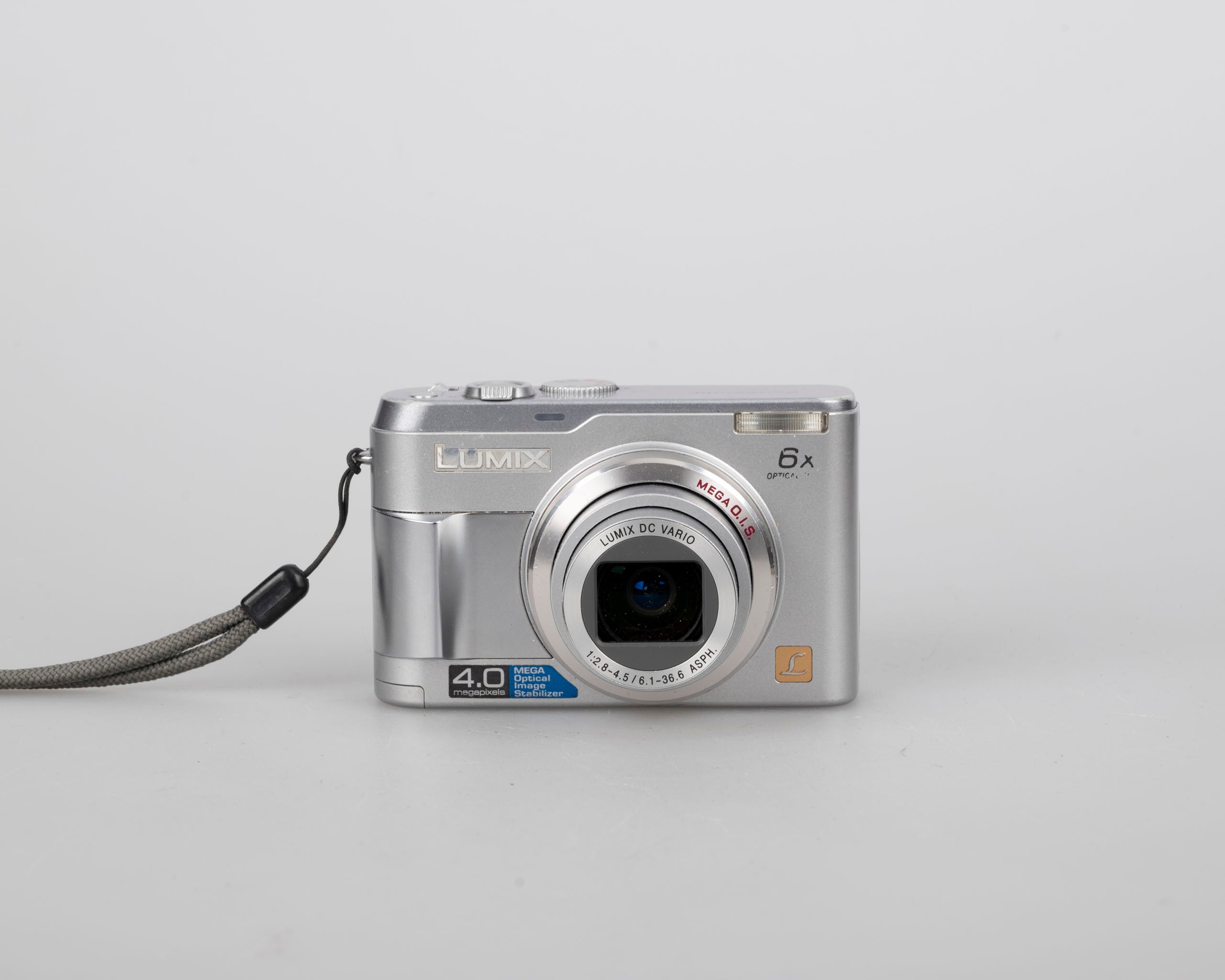 Panasonic Lumix DMC-LZ1 4 MP CCD sensor digicam (uses AA batteries