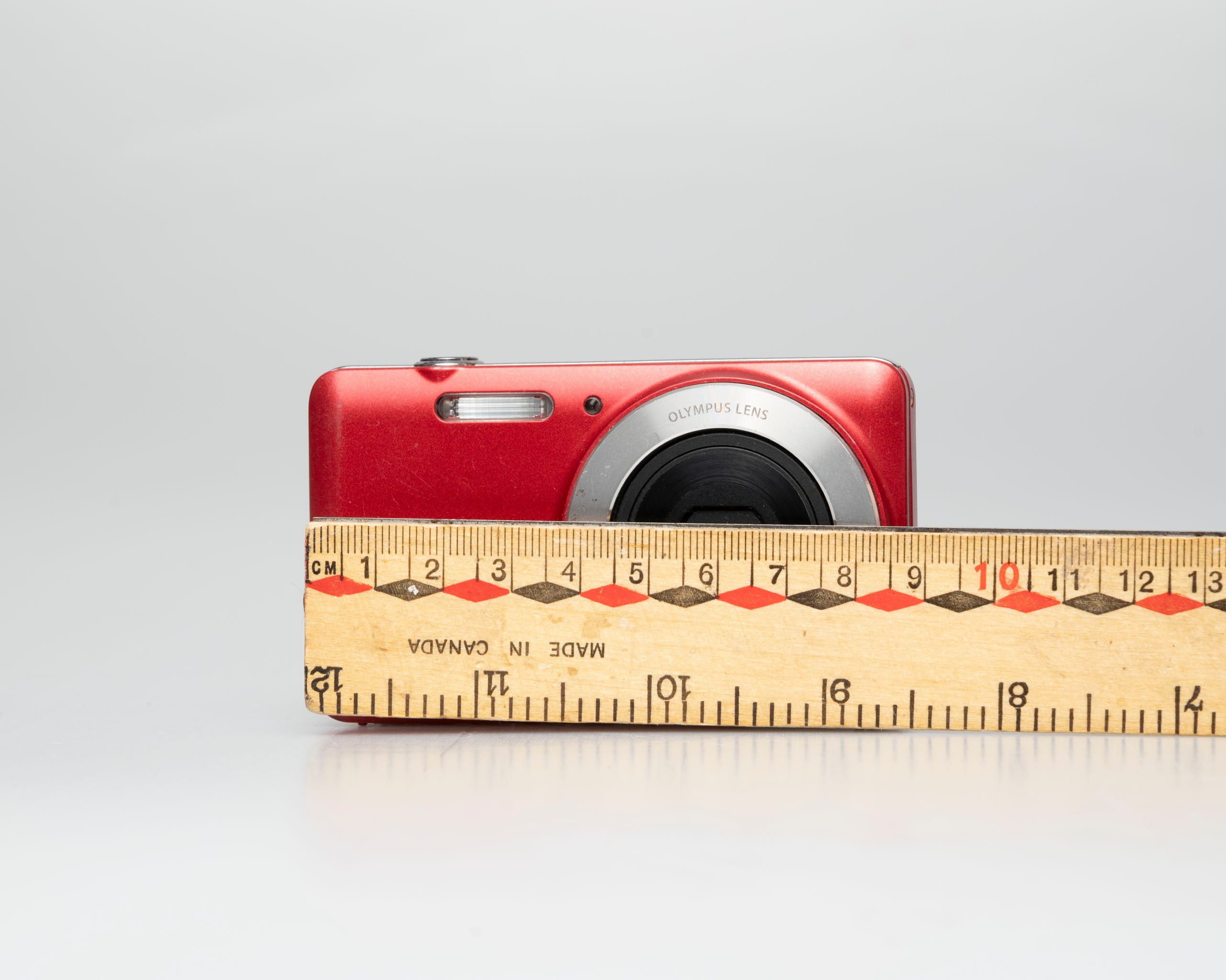 Olympus VG-110 12MP digicam w/ 8GB SD card + battery + charger