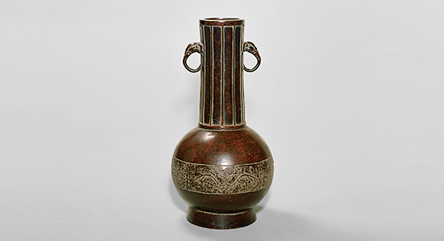 古銅龍文象耳花生｜根津美術館