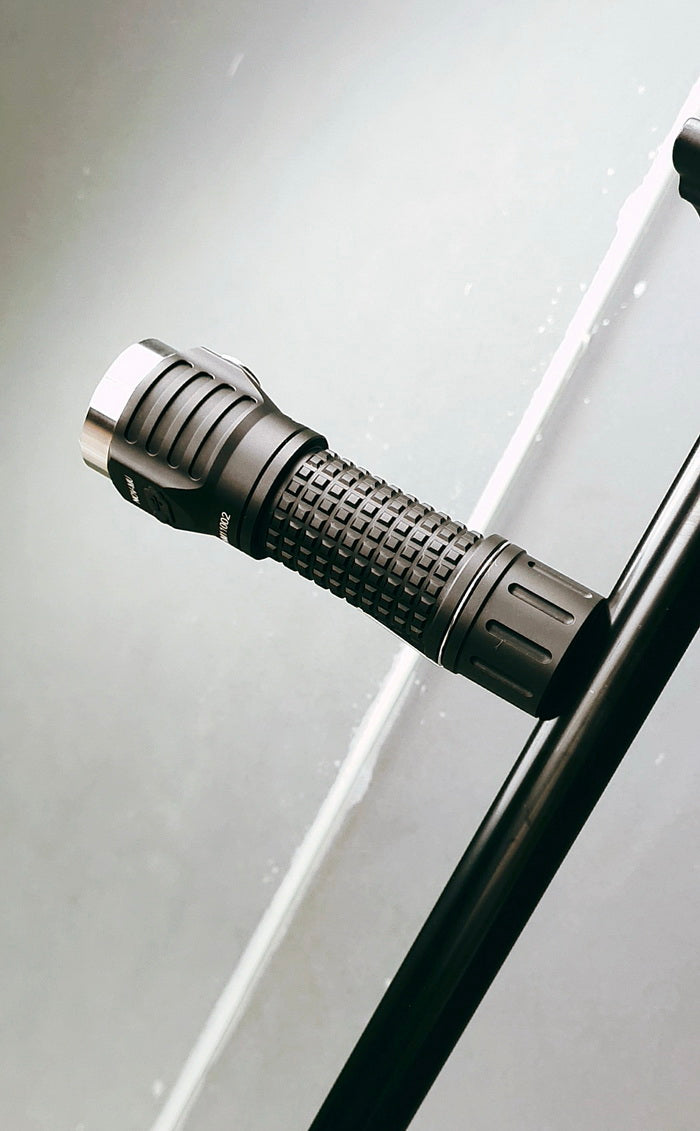 Fireflies NOV-Mu 21*Nichia E21A CRI98 Indoor&Photograph Flashlight