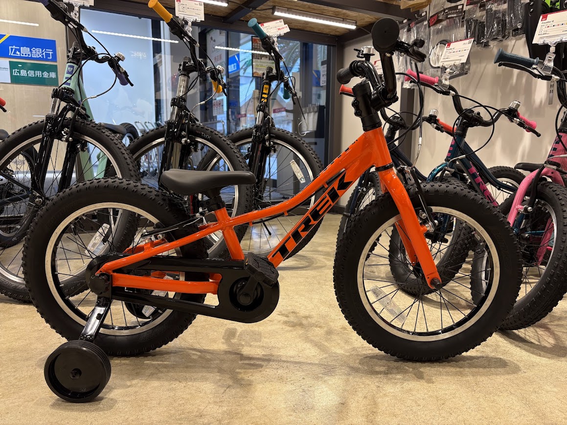 TREK(トレック)キッズバイク【Precaliber 16】の旧カラーがセール価格