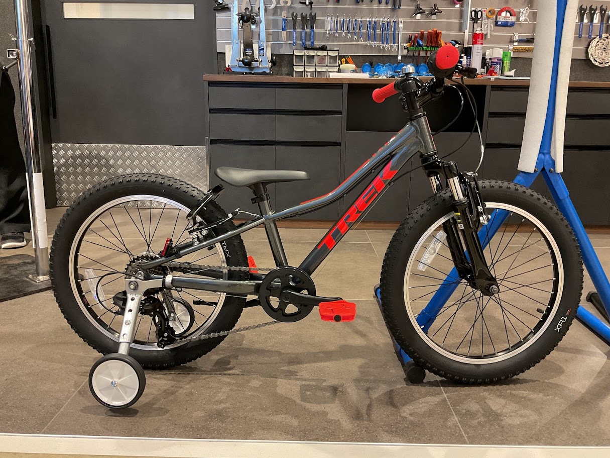 クリスマスプレゼントにピッタリ！TREKキッズバイク【Precaliber