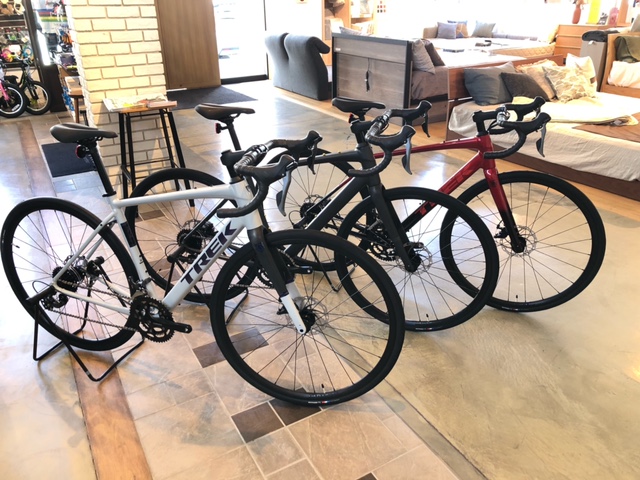 新型 DOMANE AL2 DISCは高級感UP！ | 宇品店 | バイシクルネコモト