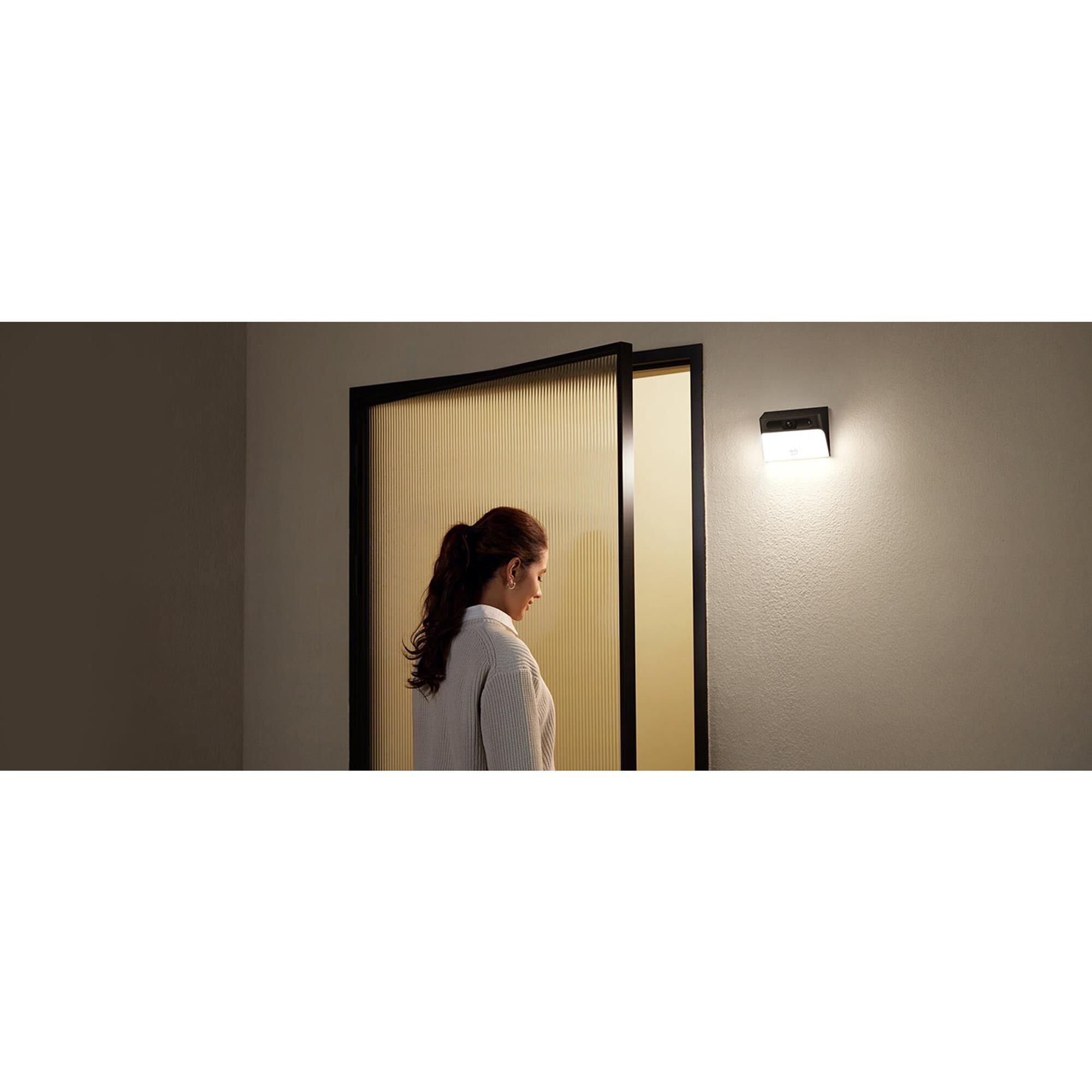 eufy S120 Solar Wall Light Cam in Black