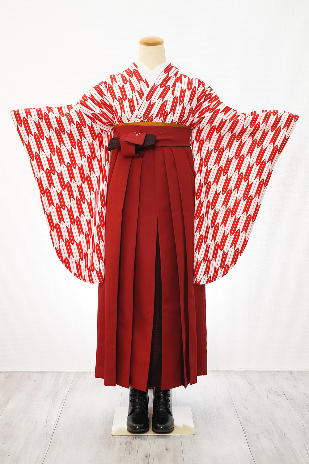 ナナイロキモノWEBショップ / 卒業式袴フルセット｜赤色・矢絣 2S033