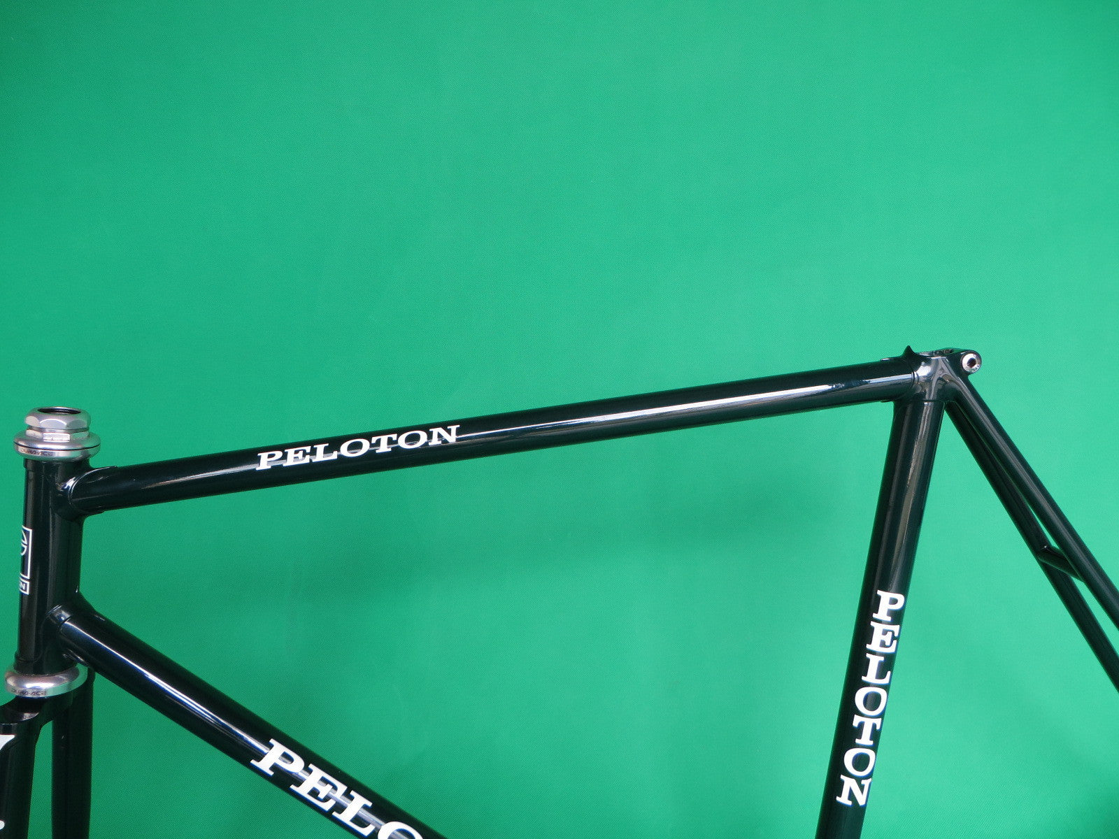 Peloton Dark Green {53.5cm} – NJS EXPORT