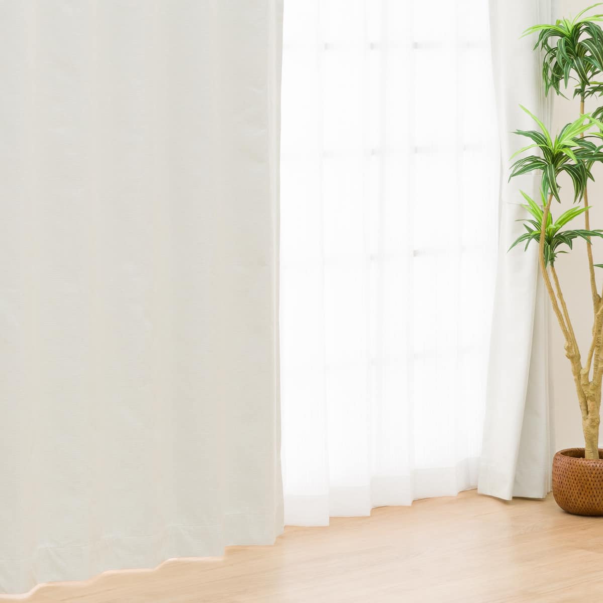 遮光1級・遮熱・遮音カーテン(RD100 ホワイト 100X135X2) | ニトリ