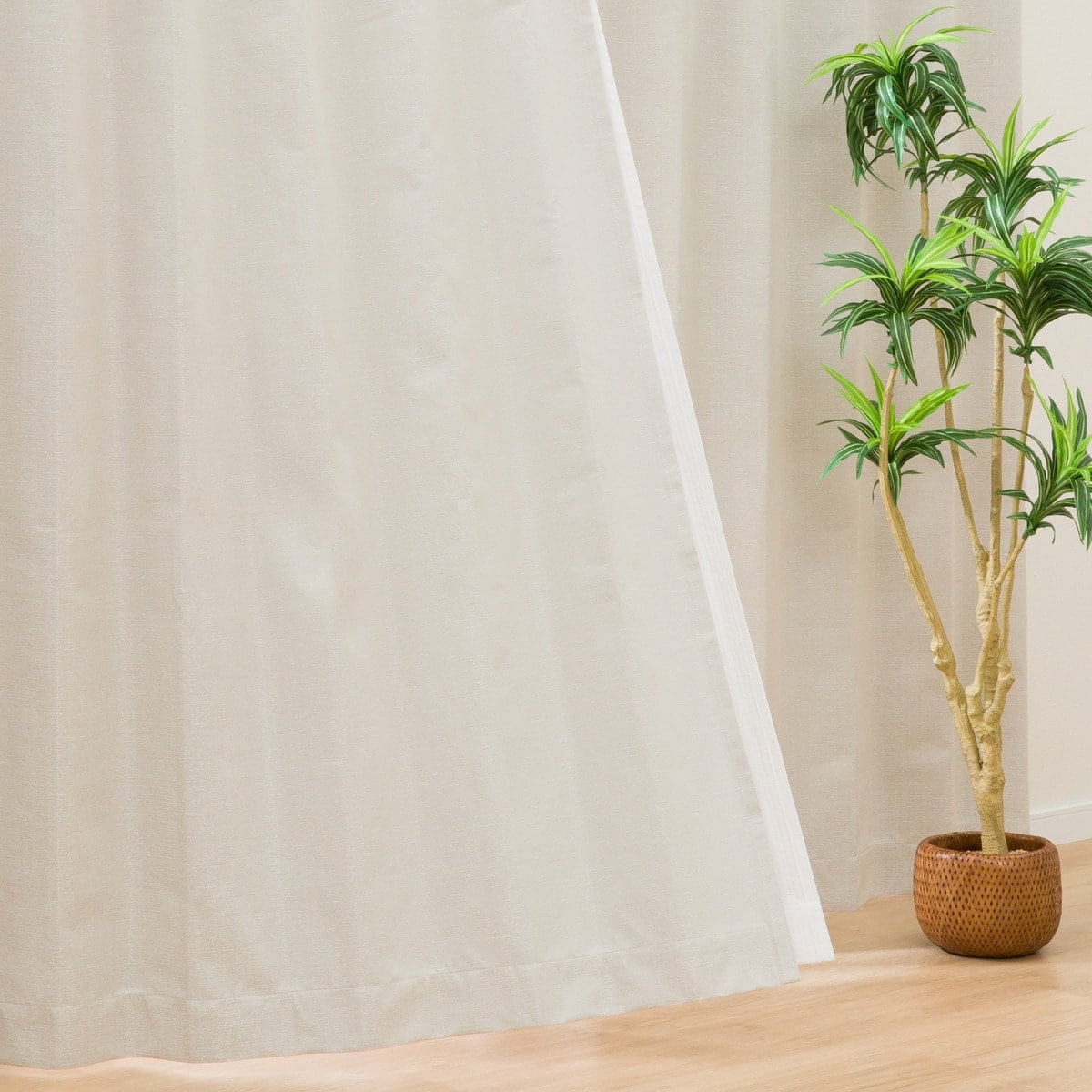 遮光1級・遮熱・保温・遮音カーテン(RD120 ベージュ 100X135X2