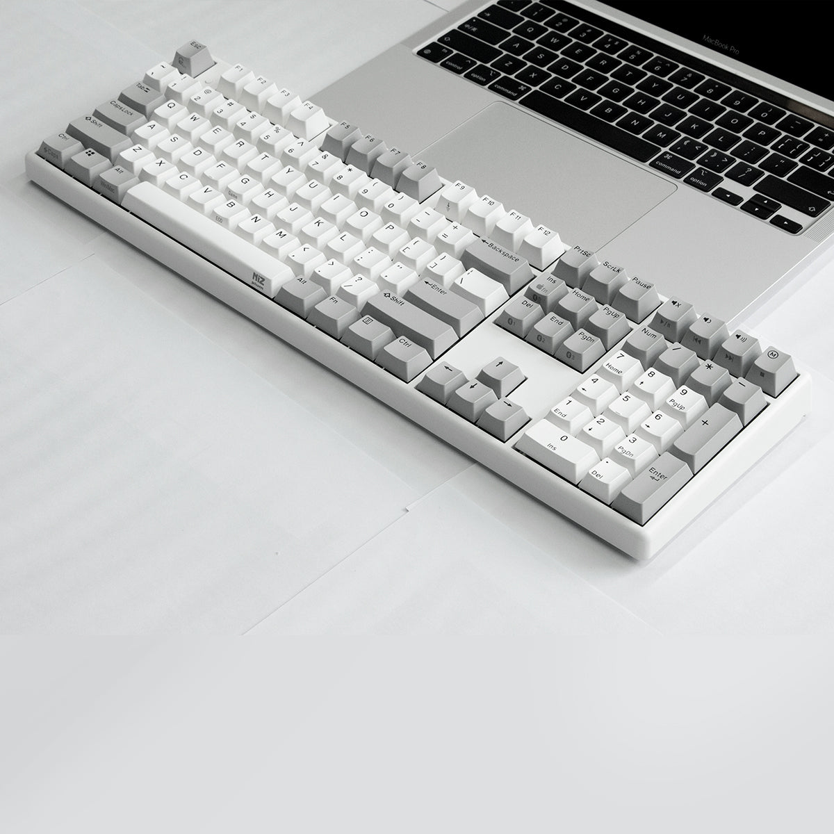 NiZ X108 静電容量無接点キーボード バックライト付き 白い