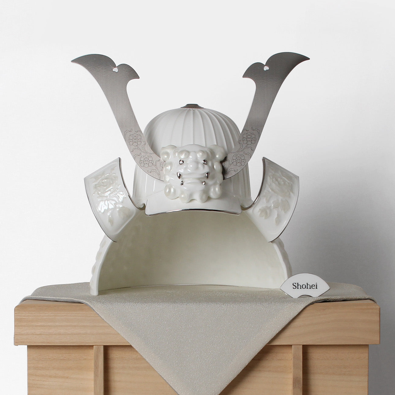 nikko食器｜兜 獅子に牡丹 名入れ扇札付｜アート/フィギュア｜ニッコー