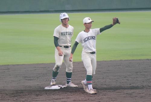 市和歌山－報徳学園」濃緑ユニホームそっくりさん対決は報徳学園が快勝