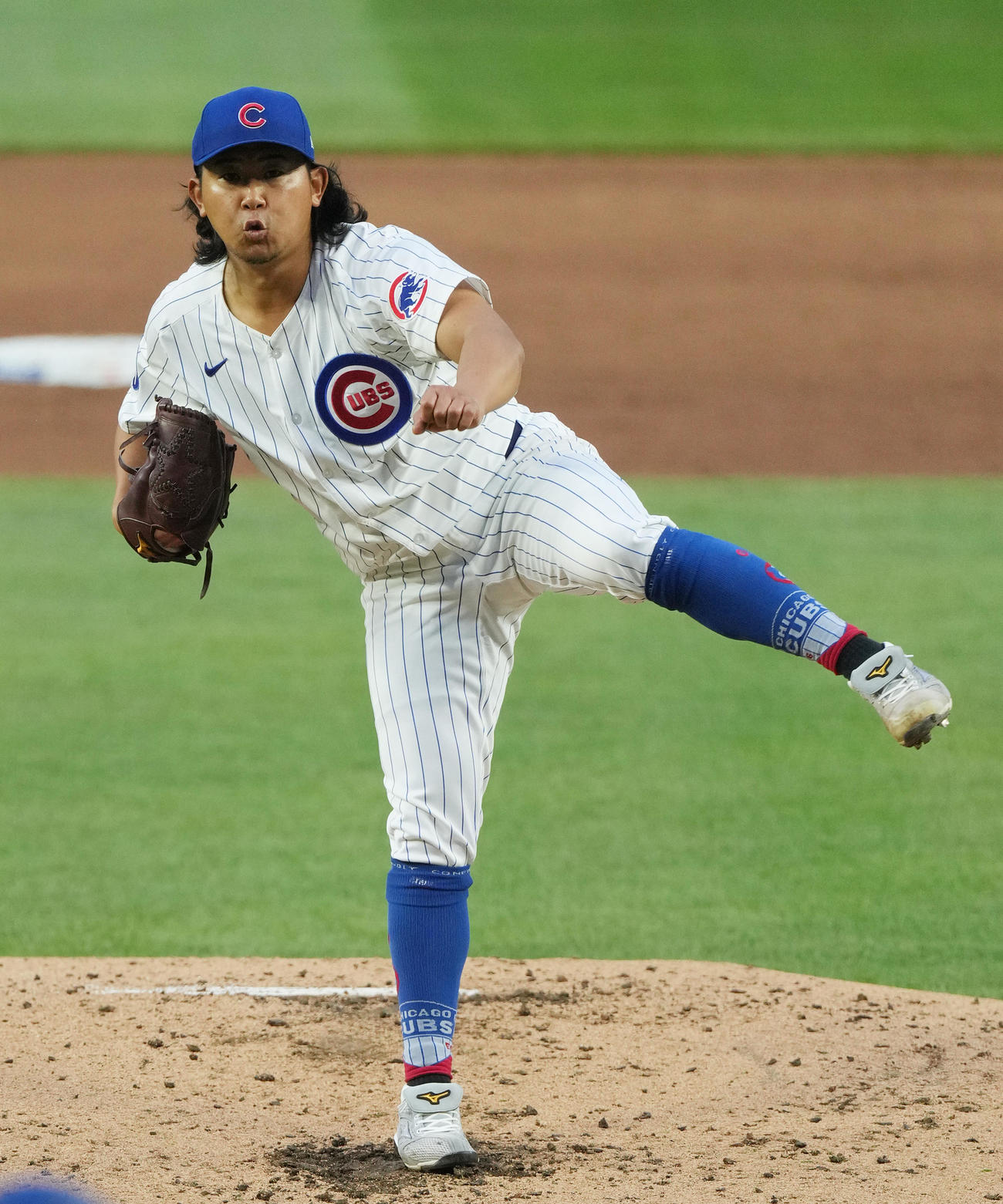 離脱中の今永昇太、自身のボブルヘッド人形にご満悦 スタッフからの