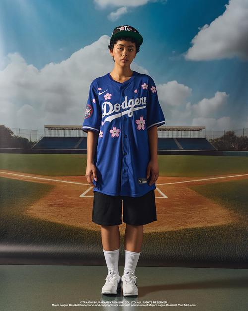 村上隆さん＆大谷翔平コラボ 花柄ユニに特別カード発売！ カブス