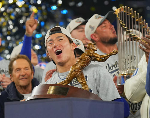 ドジャース連覇、見逃した人はこちら！山本由伸MVP、一目で分かる動画