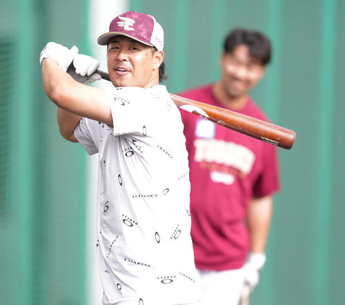 楽天】違いわずか10グラム 浅村栄斗3本のバット使い分け「どんどん