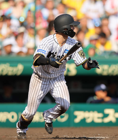 阪神】中野拓夢が放った2安打1犠飛は、意外なあの人のバット使用