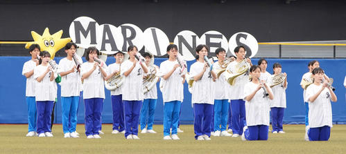 ロッテ】習志野高校吹奏楽部が来場、メドレー披露 同校OBの池田来翔