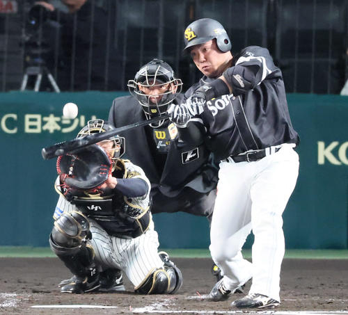 ソフトバンク】山川穂高が2戦連発の特大同点ソロ「打つべきボールを