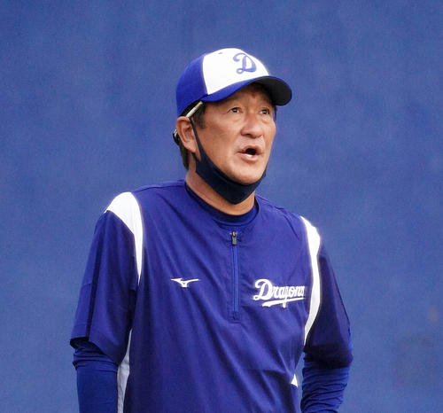 中日片岡2軍監督が不在立浪監督に代わり練習視察「みんなよくやって