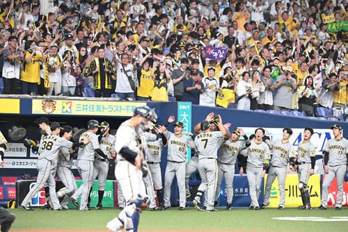 阪神】85年日本一決定試合で満塁弾 長崎慶一さんノイジー弾に「38年前