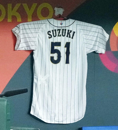 WBC】侍ジャパン辞退の鈴木誠也「これ着てずっと応援します」背番号51