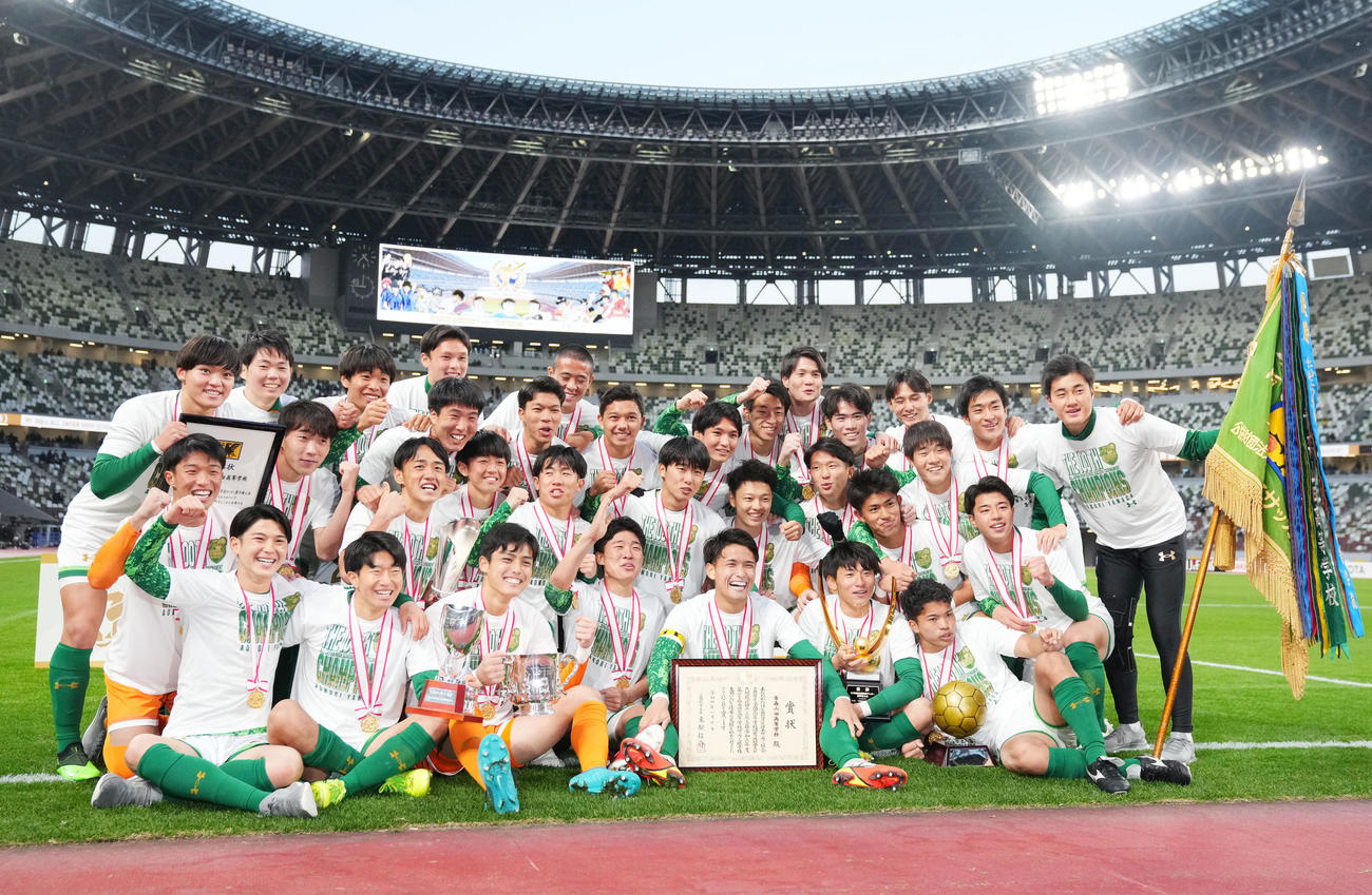 高校サッカー】“3冠”青森山田隙なしV「パーフェクト」監督は選手称賛