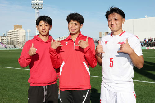 高校サッカー】前回大会4強の東福岡が大勝発進 主将のMF斉藤がハット