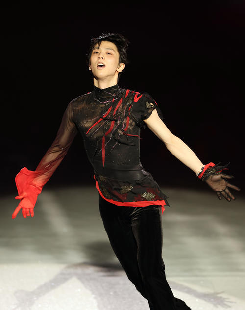 羽生結弦さんサプライズ6分間練習、異例の試み 「SEIMEI」で開幕！初